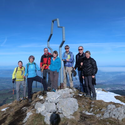 Die stolze Gruppe auf dem Widderfeld