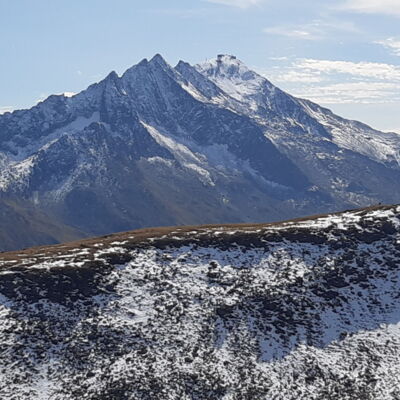 Blick vom Piz Pazzola zum Scopi